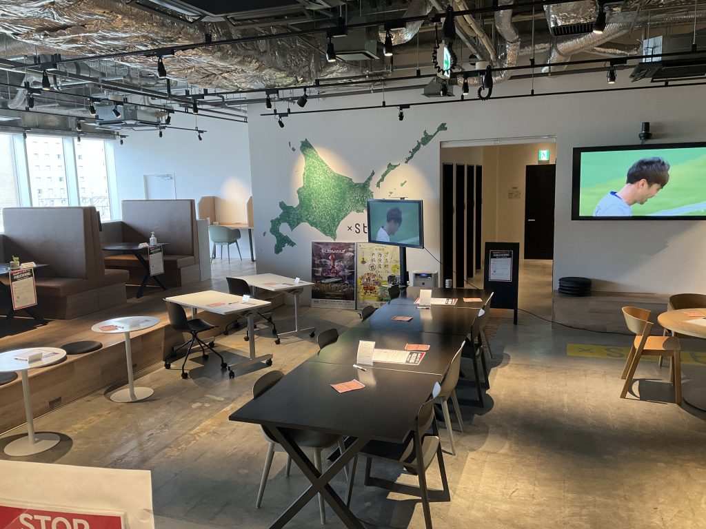 可動式モニター